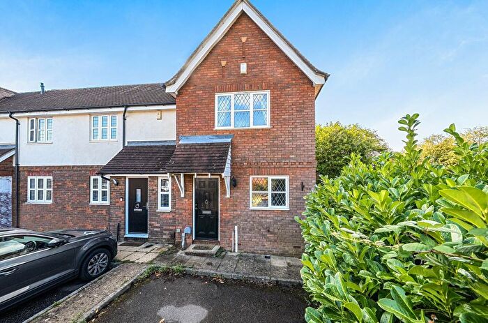 2 Bedroom End Terrace House For Sale In Monro Drive, Guildford, GU2