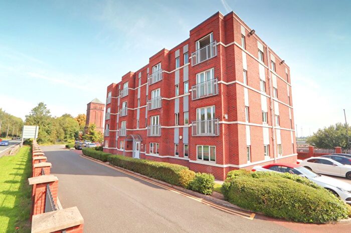 2 Bedroom Flat For Sale In Forebay Drive, Irlam, M44