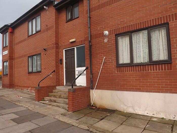 2 Bedroom Flat To Rent In Condercum Road, Newcastle Upon Tyne, NE4