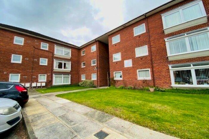 2 Bedroom Flat To Rent In Maritime Court, Bootle, L30