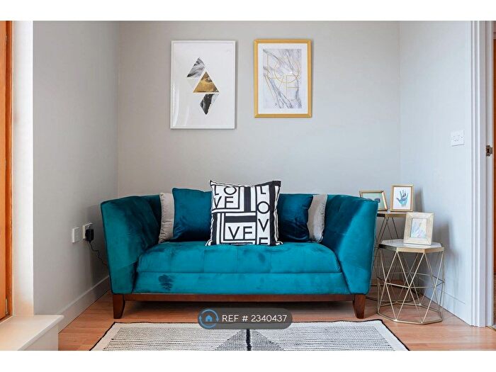 1 Bedroom Flat To Rent In Oyster Court, London, SE17