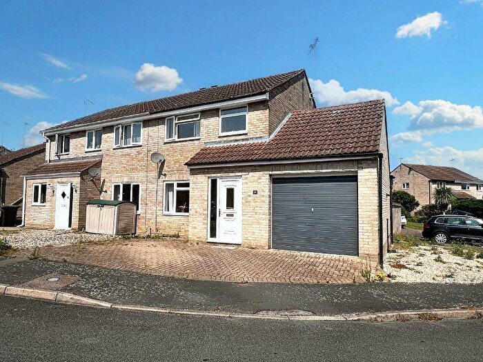 3 Bedroom Semi-Detached House To Rent In Anderson Close, IP6