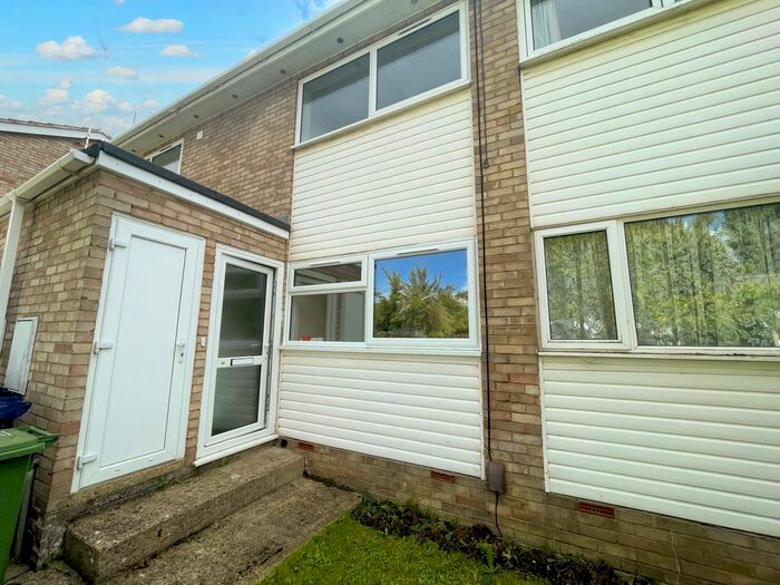 2 Bedroom Maisonette To Rent In Enniskillen Road, Cambridge, CB4