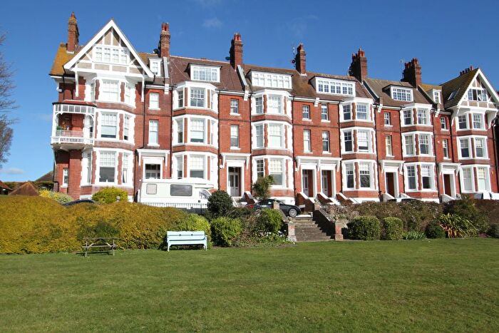 3 Bedroom Flat For Sale In Chatsworth Gardens, Eastbourne, BN20