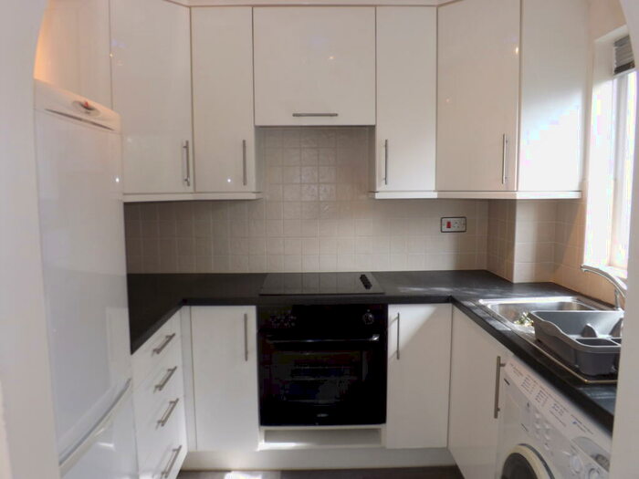 1 Bedroom Apartment To Rent In Tor Close, Waterlooville, PO7