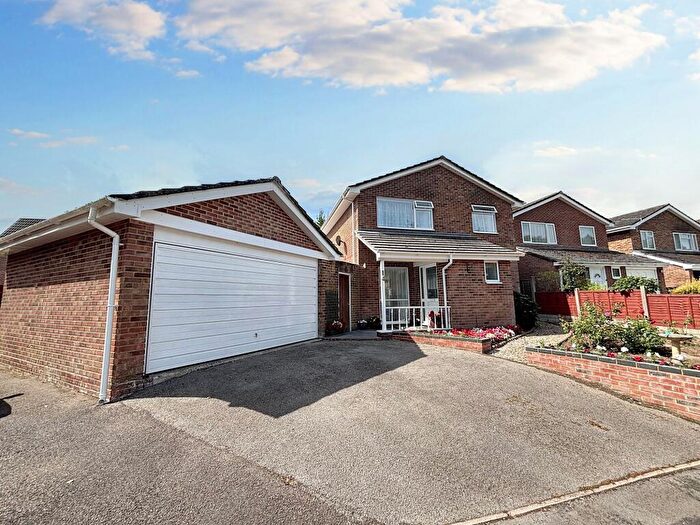 4 Bedroom Detached House For Sale In Downwood Close, Fordingbridge, SP6