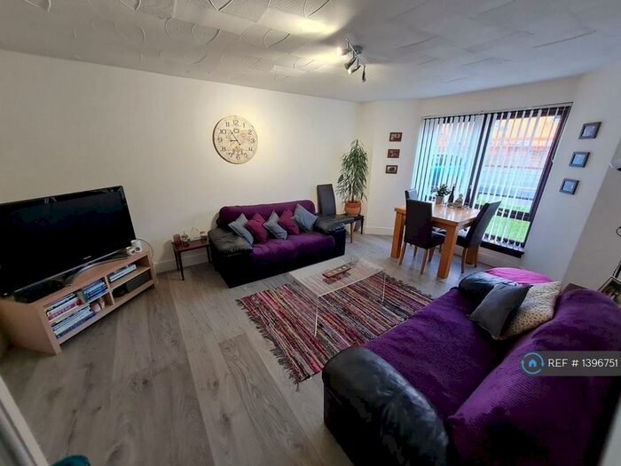 2 Bedroom Flat To Rent In London Road, Glasgow, G40