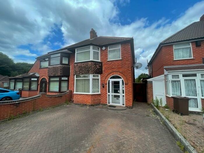 3 Bedroom House To Rent In Fernhill Road, Solihull, B92