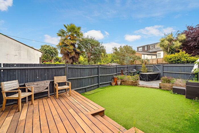 6 Bedroom Terraced House To Rent In Amyand Park Road, Twickenham, TW1