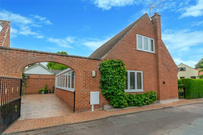 3 Bedroom Bungalow For Sale In Hardigate Road, Cropwell Butler, Nottingham, Nottinghamshire, NG12