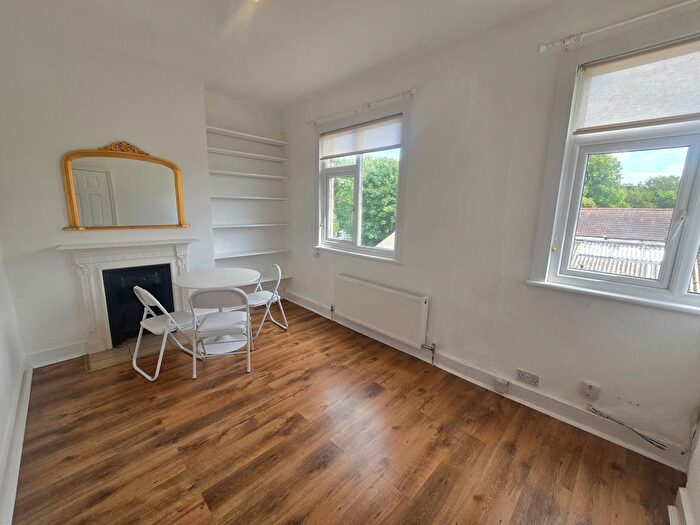 1 Bedroom Flat To Rent In Church Vale, London, SE23
