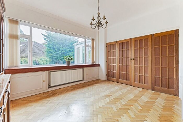 4 Bedroom Detached House To Rent In Fallowfield, Stanmore, HA7