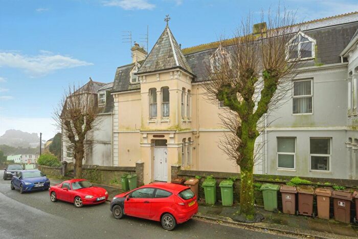 2 Bedroom Flat For Sale In College Avenue, Plymouth, PL4