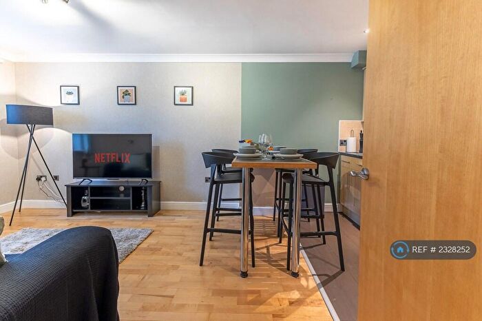 2 Bedroom Flat To Rent In Claverdon House, Warwick, CV34