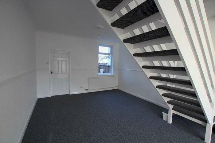 3 Bedroom Terraced House To Rent In Convamore Road, Grimsby, DN32