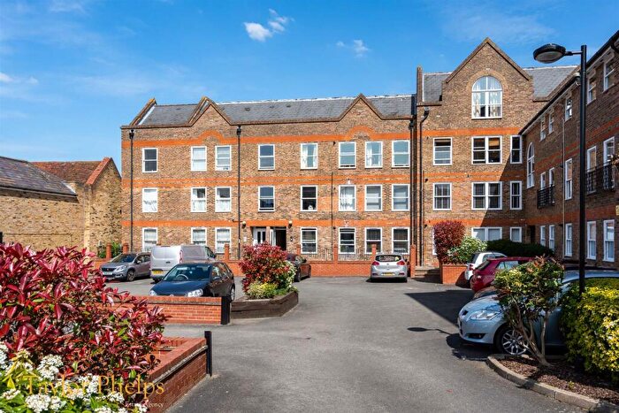 1 Bedroom Apartment To Rent In Millacres, Ware - Email Your Enquiry, SG12