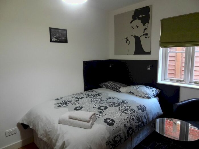 Studio To Rent In Finchley Road, Hampstead, London, NW3
