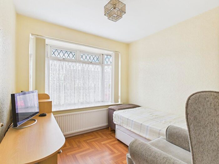 2 Bedroom Semi-Detached Bungalow For Sale In Bretherdale, Hull, HU7