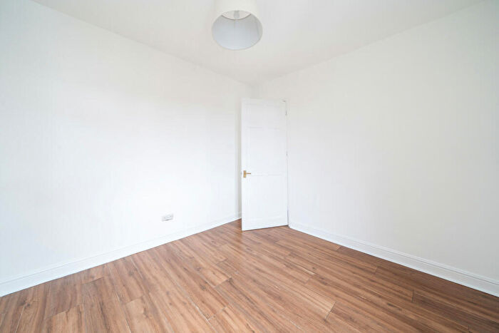 2 Bedroom Terraced House For Sale In Barth Road, Plumstead, SE18