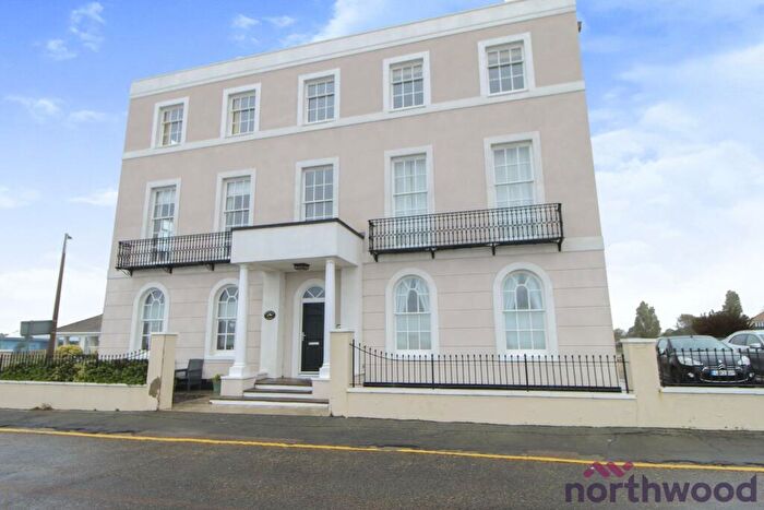 2 Bedroom Apartment To Rent In East Terrace, Walton-on-the-Naze, CO14