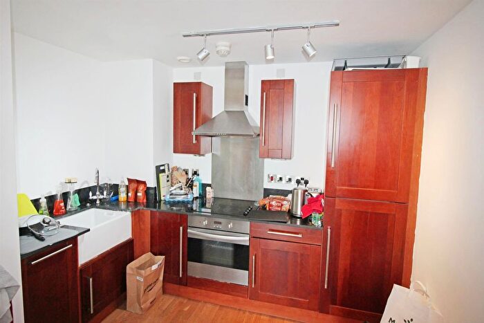 1 Bedroom Flat To Rent In Oldham Road, Northern Quarter, Manchester, M4