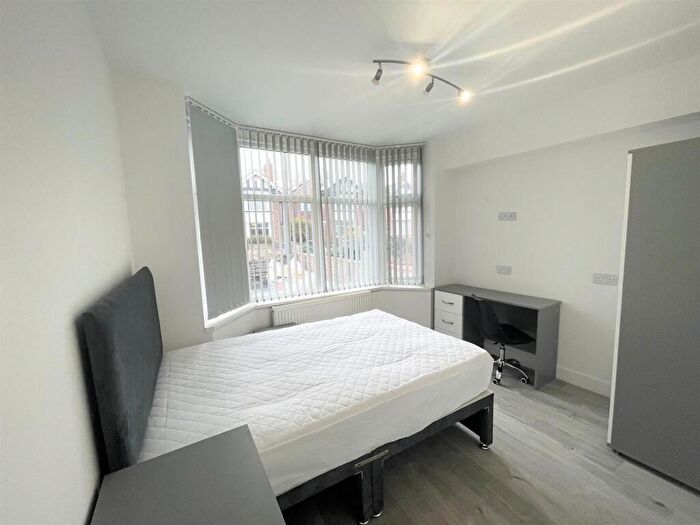 6 Bedroom Semi-Detached House To Rent In **£pppw Excluding Bills** Coventry Road, Beeston, Nottingham, NG9