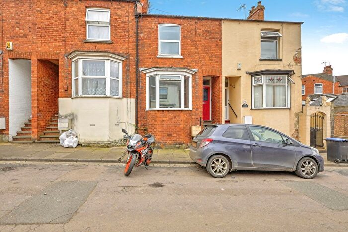 5 Bedroom Terraced House For Sale In Newington Road, Northampton, Northamptonshire, NN2