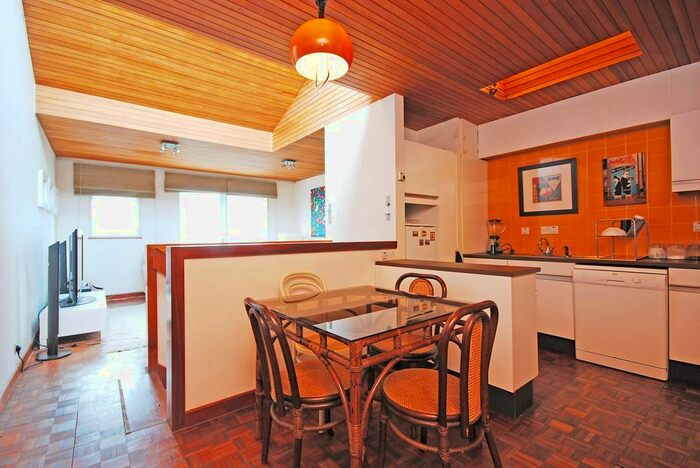 2 Bedroom Flat To Rent In Fitzroy Street, Fitzrovia, London, W1T