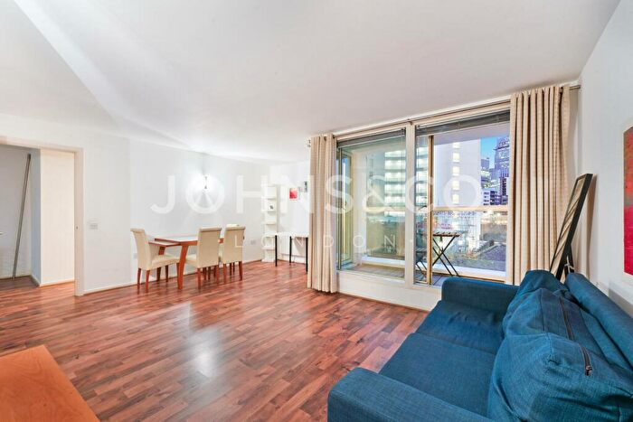 2 Bedroom Apartment To Rent In Corona Building, Blackwall Way, London, E14