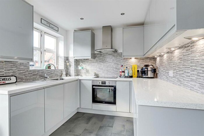 3 Bedroom Town House For Sale In Kelham Drive, Sherwood, Nottinghamshire, NG5