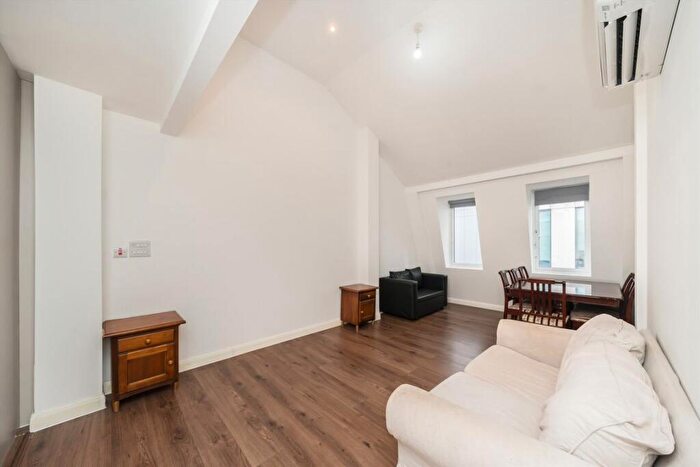 2 Bedroom Flat To Rent In High Street, Sutton, SM1