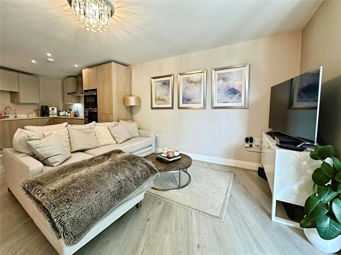 2 Bedroom Apartment For Sale In St. Ives Road, Maidenhead, Berkshire, SL6