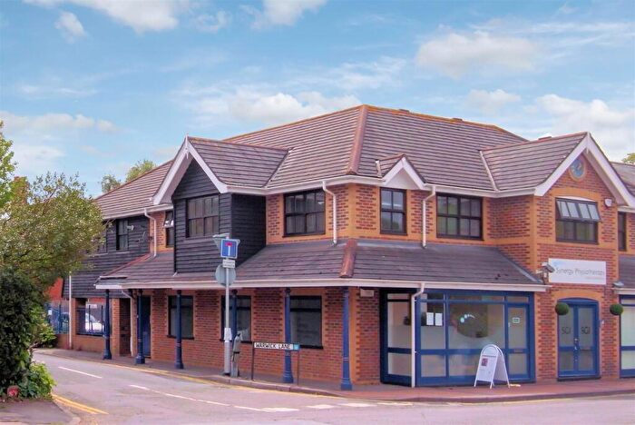 1 Bedroom Maisonette To Rent In Warwick Lane, Woking, Surrey, GU21