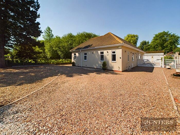 5 Bedroom Detached Bungalow For Sale In Bridlington Road, Beeford, Driffield, YO25