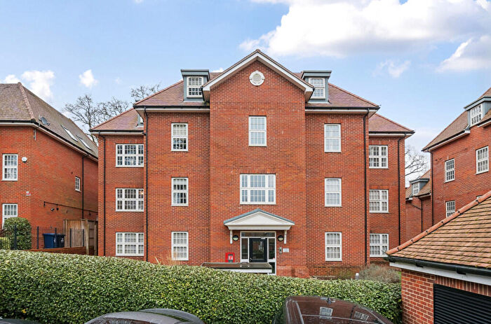 3 Bedroom Apartment For Sale In Collison Avenue, Barnet, Hertfordshire, EN5