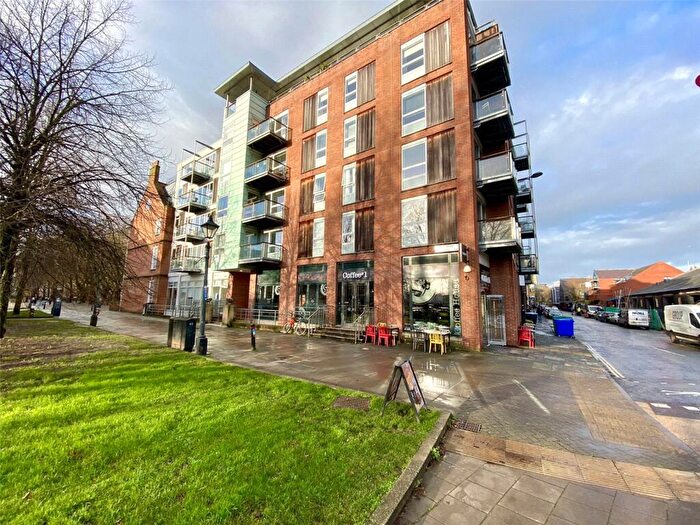 1 Bedroom Apartment To Rent In City Centre, Queen Square Apartments, BS1