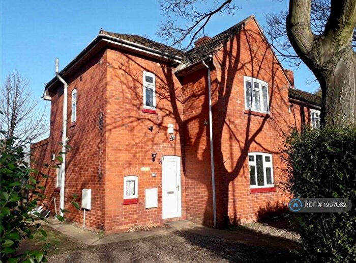 3 Bedroom Semi-Detached House To Rent In Warmsworth Road, Doncaster, DN4