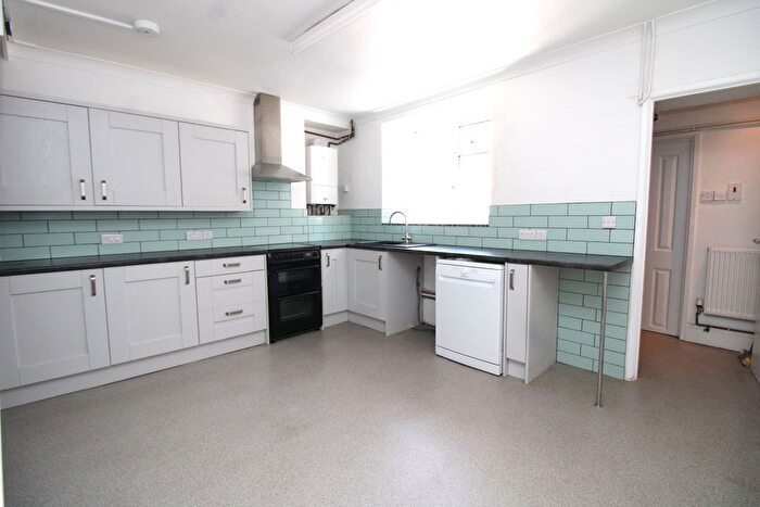 3 Bedroom End Of Terrace House For Sale In Millbrook Road, Paignton, TQ3