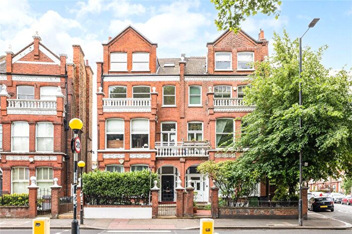 3 Bedroom Terraced House To Rent In New Kings Road, London, SW6