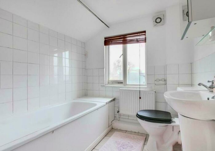 1 Bedroom Flat To Rent In Yorkway, Camden, Islington, N7