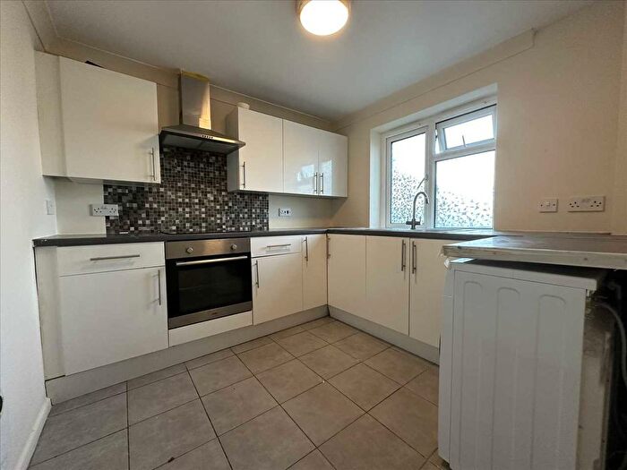 2 Bedroom Flat To Rent In Bowen Road, Harrow, HA1