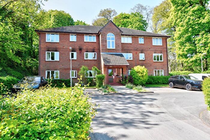 1 Bedroom Apartment For Sale In Tilebarn Close, Henley On Thames, RG9