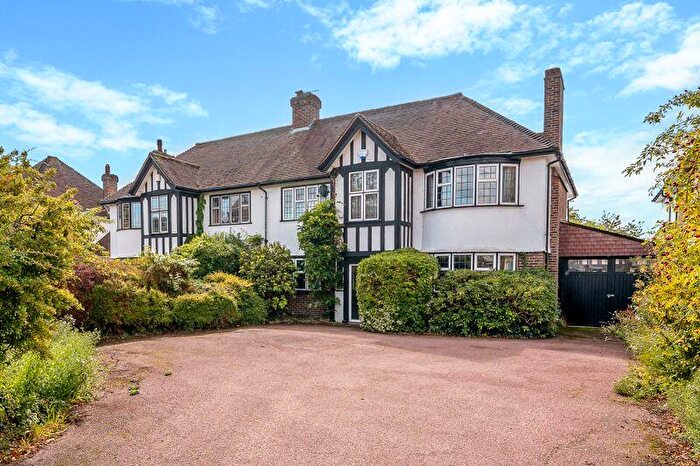 4 Bedroom Semi-Detached House For Sale In Bromley Common, Bromley, BR2