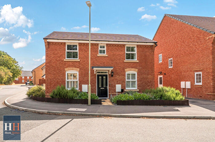 3 Bedroom Detached House For Sale In Mancey Gardens, Hook, Hampshire, RG27
