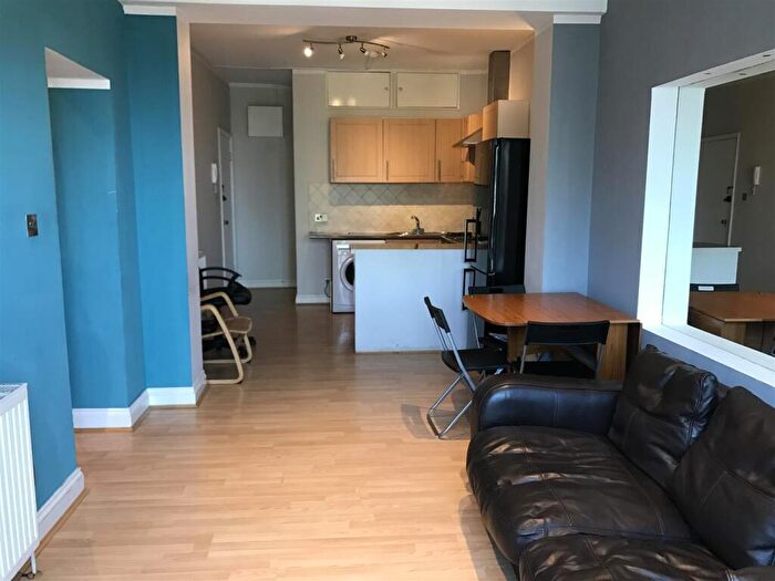 2 Bedroom Apartment To Rent In Sunny Gardens Road, Hendon, London, NW4