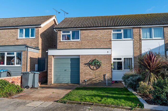 3 Bedroom Semi Detached House For Sale In Ennerdale Close, Felixstowe, IP11
