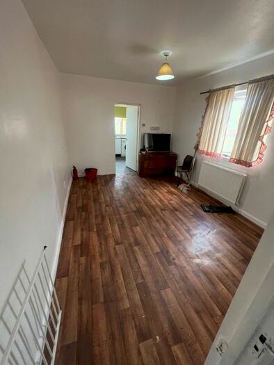 2 Bedroom Flat To Rent In Manor Road, London, E10