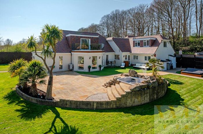 6 Bedroom Detached House For Sale In Coombes Road, Lancing, BN15