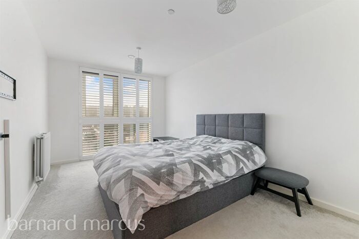 1 Bedroom Flat For Sale In Marketfield Way, Redhill, RH1