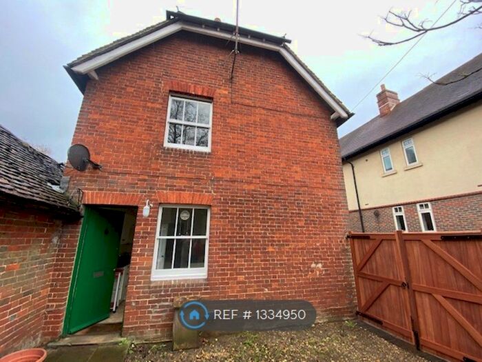 3 Bedroom Detached House To Rent In Snowdenham Lane, Guildford, GU5